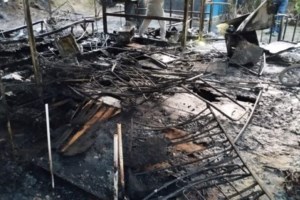 Φωτιά στον Ασπρόπυργο: Στο σημείο 40 πυροσβέστες και 14 οχήματα