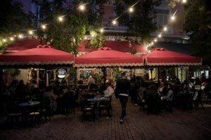 Κορονοϊός: Τη Δευτέρα ξεκινά η κατ' οίκον διάθεση των αντιϊκών χαπιών - "Ο ιός ήρθε για να μείνει" [Βίντεο] - εικόνα 2