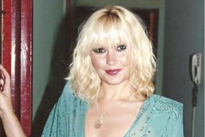 H Mάρα Ζαχαρέα ποζάρει στον φακο με μαύρο μπικίνι στην Πάρο - Έτσι είναι το σώμα της [Εικόνες] - εικόνα 10