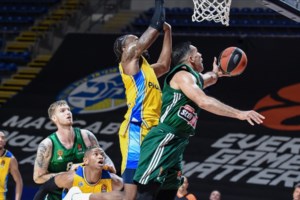 Euroleague: Απίστευτο σφύριγμα σε νεκρό χρόνο, στοίχισε την ήττα στον Ολυμπιακό - 2-1 η Μπαρτσελόνα