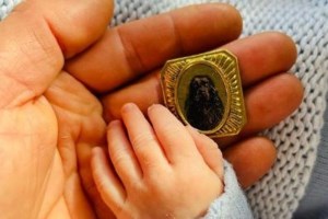 Οι τετράποδοι φίλοι των βασιλικών οικογενειών: Aπό τα corgi της Ελισάβετ μέχρι τα κόκερ σπάνιελ του Ουίλιαμ και της Κέιτ - εικόνα 2