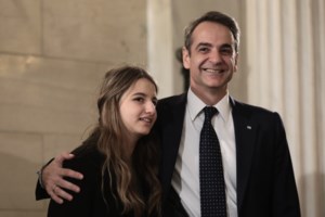 Το πρώτο υπουργικό με τηλεδιάσκεψη - Μητσοτάκης: Είναι πρωτοφανής και η κατάσταση και τα μέτρα [εικόνες & βίντεο] - εικόνα 4