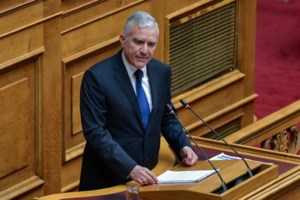 Ντόρα Μπακογιάννη για Μανούσο Βολουδάκη: Είχαμε όλοι πιστέψει στην τελευταία θεραπεία