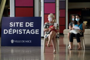 Κορονοϊός: Εσπασε το φράγμα του ενός εκατ. νεκρών παγκοσμίως - Μαύρες προβλέψεις του ΠΟΥ για διπλασιασμό τους