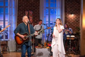 Νίκος Πορτοκάλογλου για τον Λαυρέντη Μαχαιρίτσα: Μου λείπει πολύ ο φίλος μου [βίντεο] - εικόνα 2