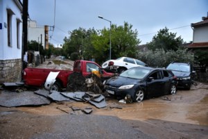 Κακοκαιρία Elias: Τον Σεπτέμβριο έβρεξε στον Βόλο όσο στην Αθήνα σε 2,5 χρόνια - Κόπηκε ο δρόμος για το Λιμάνι στην Εύβοια - εικόνα 5