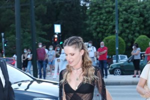 Το Γκαμπί της Βασίλισσας: Η νεραϊδένια εμφάνιση της πρωταγωνίστριας στην επίδειξη του Dior - εικόνα 6