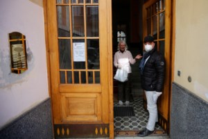 Πορτογαλία: Πιθανή η υποχρεωτική χρήση μάσκας στα μέσα μεταφοράς - Περιορισμοί και στις παραλίες - εικόνα 2