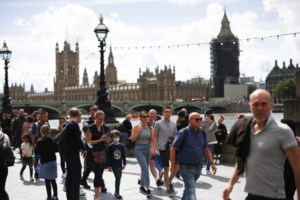 Αυτοί κινδυνεύουν τώρα από τον κορονοϊό - Πόσοι είναι οι ανεμβολίαστοι ανά ηλικιακή κατηγορία - εικόνα 2