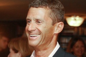 Μάνδρα: Αδέλφια καταγγέλλουν ξυλοδαρμό από αστυνομικούς, επειδή είναι Ρομά - Διαψεύδει η ΕΛΑΣ [βίντεο]