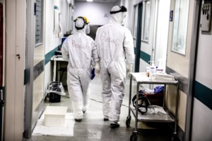 ΕΟΔΥ: Από τις ευπαθείς ομάδες πληθυσμού θα ξεκινήσουν από την Δευτέρα τα τεστ κατ' οίκον