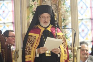 Οικουμενικό Πατριαρχείο: Δεν αλλάζει ο τρόπος μετάδοσης της Θείας Κοινωνίας, δεν τίθεται θέμα πολλαπλών λαβίδων