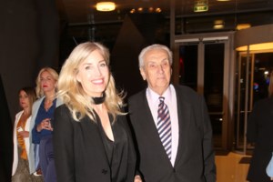 Στο σφυρί η θρυλική, πολυτελής βίλα του Κοντομηνά στην Υδρα - Με θέα στο λιμάνι [εικόνα]