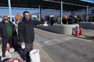 "Γολγοθάς" η επιστροφή των εκδρομέων: "Εμφραγμα" από τροχαίο στην Αθηνών - Κορίνθου, ουρές χιλιομέτρων στη Βοιωτία