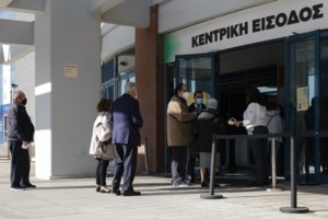 Γιατί ήταν ανεμβολίαστος ο Βασίλης Λεβέντης: Το εξιτήριο από τον Ευαγγελισμό και η αποκάλυψη του γιου του - εικόνα 2