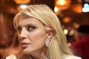 Σάλος με τη νέα "φιλτραρισμένη" Μαρίνα Πατούλη στο Instagram: "Χρησιμοποίησες μέχρι και το φίλτρο του κλιματιστικού..."