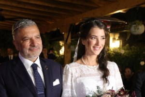 Θοδωρής Ρουσόπουλος - Μάρα Ζαχαρέα: Η συνάντηση με τον Πάπα Φραγκίσκο στο Βατικανό και το chic total black look της δημοσιογράφου - εικόνα 5