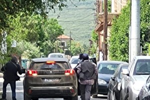 Τιθορέα: Για 11 ληστείες και απόπειρα ανατίναξης ΑΤΜ εξετάζονται οι συλληφθέντες - Καμένα χαρτονομίσματα και οπλισμός
