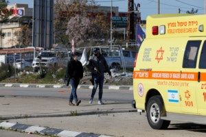 Μόσιαλος για εμβόλιο Pfizer: Εξαιρετικά αποτελεσματικό για τους ηλικιωμένους και τις ευπαθείς ομάδες - Τι έδειξε στο Ισραήλ