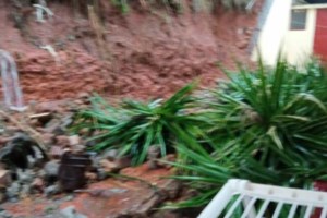 Άρτεμις Νικηφόρου: Με ένα φτυάρι στις πλημμύρες, εθελόντρια κατά του κορονοϊού - Η συμβολική υποψηφιότητα με τη ΝΔ - εικόνα 5