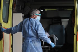 Αγωνία: Χαροπαλεύει η 4χρονη που κατάπιε φιστίκι - Διασωληνωμένη με αναπνευστική ανεπάρκεια