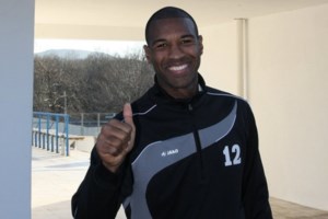 "Λύγισε" η σύζυγος του ποδοσφαιριστή που πέθανε στη Σαντορίνη: "Τον άφησαν τέσσερις μέρες να σαπίσει" - εικόνα 3