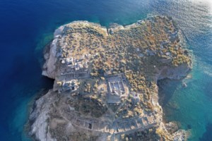 Εντυπωσιάζουν τα σπουδαία ευρήματα από τις ανασκαφές στο ιερό της Αμαρυσίας Αρτέμιδος στην Αμάρυνθο [Εικόνες]