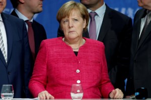 Τα βάζει με τη Μέρκελ ο Σόιμπλε: Έχει ευθύνες για τα προβλήματα του CDU - εικόνα 2