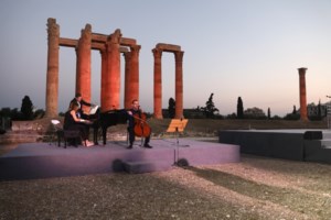 Το δείπνο Μητσοτάκη - Σακελλαροπούλου σε ταβέρνα του Μεταξουργείου, μετά συζύγων και συντρόφων - εικόνα 2