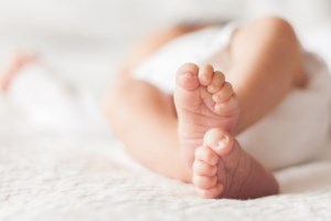 Κορονοϊός και εγκυμοσύνη: Υπάρχει πιθανότητα μετάδοσης στο έμβρυο; - Πρέπει οι μητέρες με κορονοϊό να θηλάζουν;