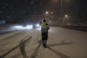 Κακοκαιρία "Μήδεια": Στο έλεος του χιονιά η Αττική - Σε ποιες περιοχές θα χιονίζει όλη τη νύχτα - εικόνα 8