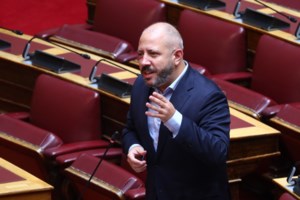 Καταγγελία επιβατών ότι τρένο προς Λάρισα μπήκε σε λάθος γραμμή: "Κάτι έγινε με το κλειδί…"