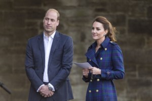 Η πρώτη δημόσια εμφάνιση της Κέιτ Μίντλετον μετά την ολοκλήρωση της χημειοθεραπείας [εικόνες]