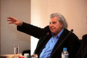 Όλη η Ελλάδα για τον Μίκη: Όταν ο Θεοδωράκης έκλαψε επί σκηνής ανάμεσα σε χιλιάδες κόσμου στο Καλλιμάρμαρο - εικόνα 12