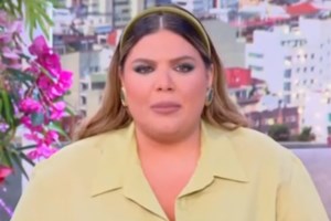 Δανάη Μπάρκα: Πήγε σε βάφτιση με νονά τη μητέρα της - Με αντρική συντροφιά [Εικόνα] - εικόνα 2