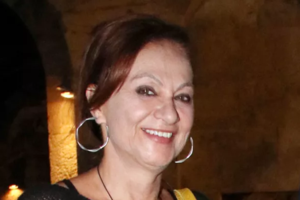 Δανάη Μιχαλάκη: Αποκαλύπτει πως γνωρίστηκε με τον σύζυγό της - ''Δεν έπαθα κεραυνοβόλο έρωτα με τον Γιώργο, εγώ του έκανα εντύπωση'' [βίντεο]