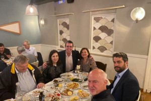 Συνέδριο ΠΑΣΟΚ με σύνθημα "Η κοινωνία στο προσκήνιο": Η ομιλία Ανδρουλάκη, ο ρόλος των πρώην και ο νέος γραμματέας - εικόνα 2