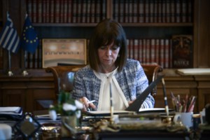 Απίστευτο αλαλούμ: Λίγη ώρα μετά την ανεξαρτητοποίησή της από το κόμμα Βελόπουλου, η βουλευτής Αλεξοπούλου το μετάνιωσε και επιστρέφει