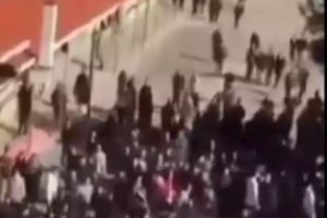 Ιωάννινα: Σοβαρά επεισόδια μετά από τροχαίο – Αγριος καυγάς Ρομά με πέτρες, κοντάρια και αλυσίδες