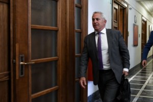 Μαξίμου για Αποστολάκη: Αποδείχθηκε κατώτερος των περιστάσεων- Δείλιασε μπροστά στις απειλές Τσίπρα - εικόνα 2