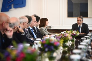 Τσουκαλάς κατά Μαρινάκη: Θέλει θράσος  να μιλά για "προπονητές εξέδρας" η κυβέρνηση Μητσοτάκη, ενός πρωθυπουργού - θεατή