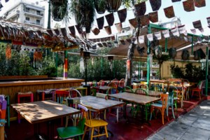 "Εορταστικός" εξαπλασιασμός ενεργών κρουσμάτων σε όλη τη χώρα:  Έφτασαν τα 346.805 σε 12 μέρες