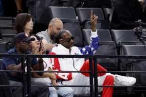 Αυτή είναι η απόλυτη φωτογραφία των Ολυμπιακών Αγώνων- Ο "αιωρούμενος σέρφερ" που αψήφησε τη βαρύτητα - "Προέβλεψα τη στιγμή" - εικόνα 4