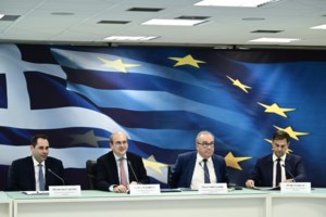 Αυξήσεις στους δημοσίους υπαλλήλους: Έως και ένας μισθός τον χρόνο το όφελος - Δείτε παραδείγματα