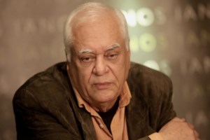 Νίκος Ανδρουλάκης: Η "βαριά φανέλα" ΠΑΣΟΚ FC που δώρισε σε δημοσιογράφο και η ατάκα για το... πρωτάθλημα [εικόνες]