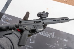 Οργή για τον θάνατο αφροαμερικανού κατά τη βίαιη σύλληψη του από πέντε αστυνομικούς - Ηρεμία ζητά ο Μπάιντεν - εικόνα 3