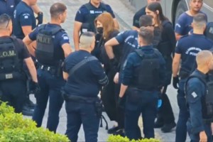 Ρούλα Πισπιρίγκου: Επιδεινώθηκε η υγεία της - "Έχει πολύ σοβαρά κακοήθη ευρήματα στον λάρυγγα" - εικόνα 2