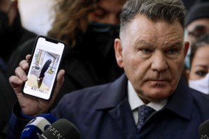 Παρέμβαση εισαγγελέα για τις "βόμβες" Κούγια κατά του Γιώργου Σαββίδη - Η φωτογραφία με το μαχαίρι - εικόνα 2