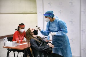 Σοκαριστική εκτίμηση από Βατόπουλο: Θα αυξηθούν νεκροί και διασωληνώσεις - εικόνα 2