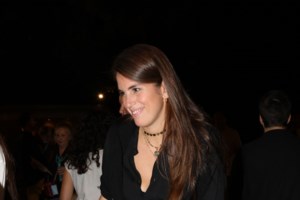 Αναστασία Καίσαρη: Χορεύει ξέφρενα με τις κόρες της φορώντας τις πιτζάμες τους - Το minimal παιδικό δωμάτιο και τα καστανόξανθα κορίτσια - εικόνα 7